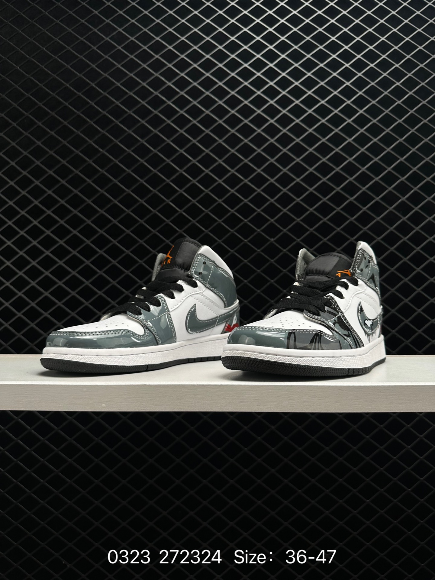 Air Jordan 1 Mid WMNS